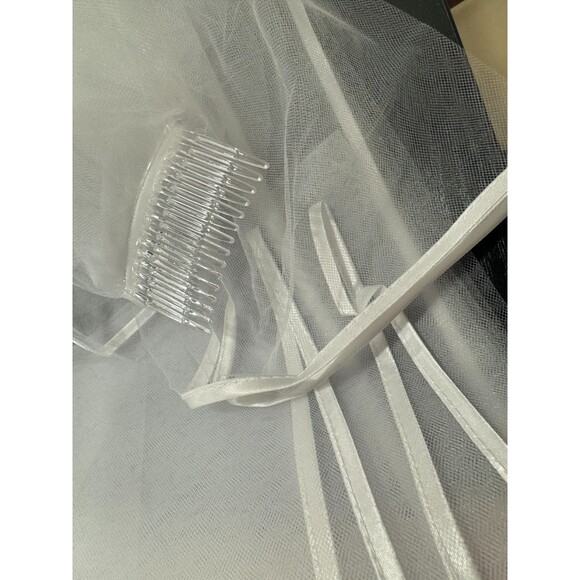 NWT Simple Design Tulle Stain Edge White Long Wedding Veil Bridal Veil with Comb - Picture 2 of 3